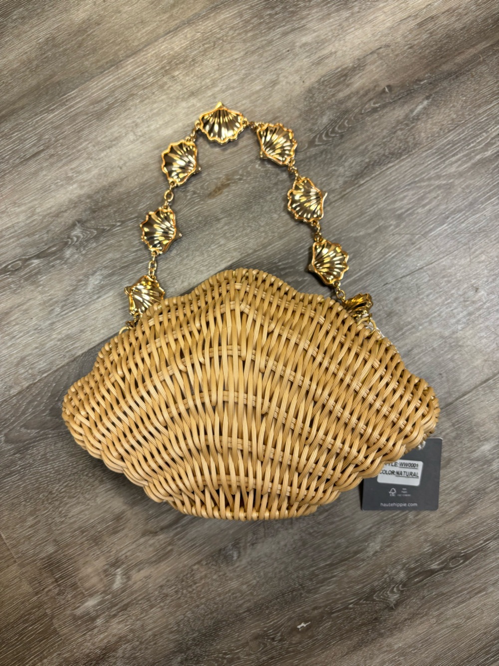 Haute Hippie | Woven SeaShell-Shaped Shoulder Bag in Natural NEW - Picture 4 of 7
